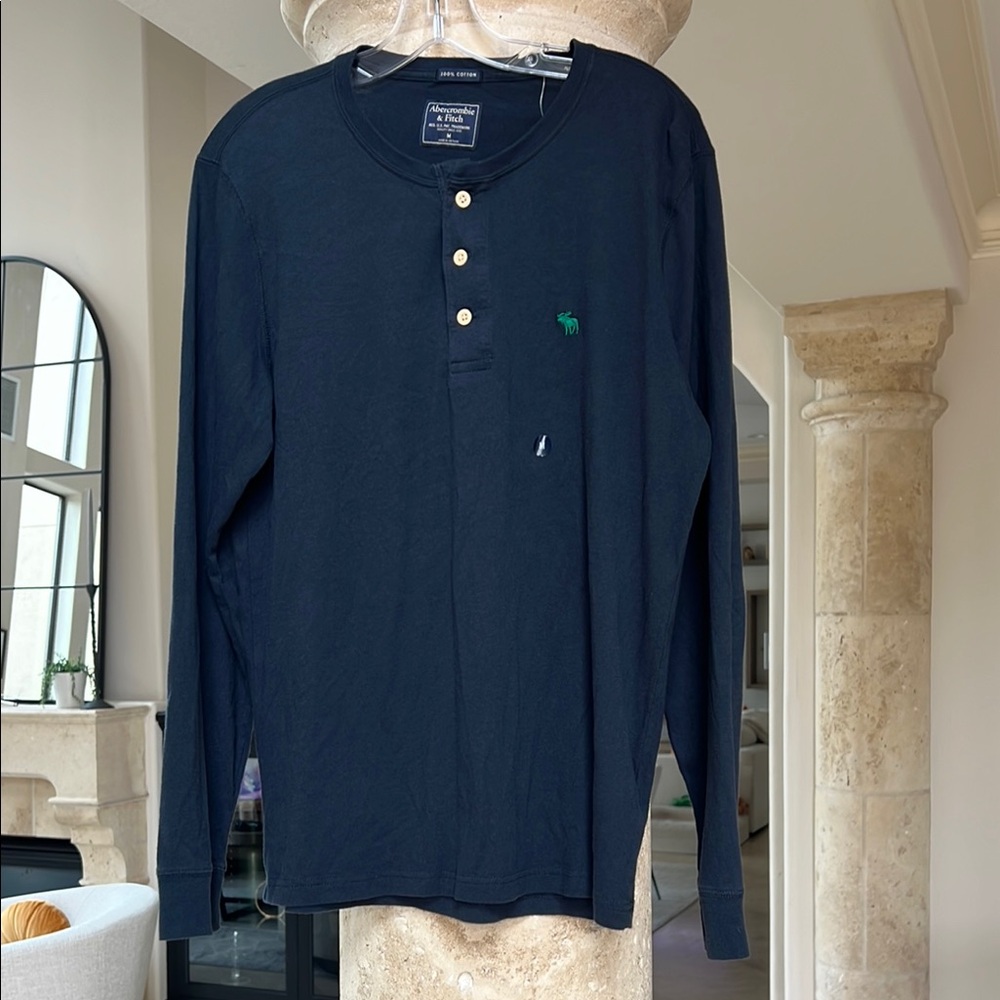 NWT Mens Abercrombie & Fitch Blue Long Sleeve Tee 100% Cotton Classic Navy Color